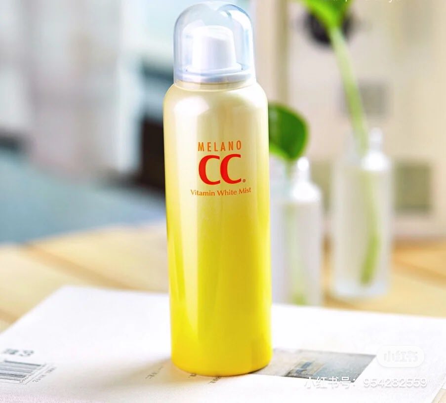 MELANO CC Vitamin White Most CC化妆水喷雾（RM40.20 / 100ml）>> 链接 化妆水喷雾含有维生素C和维生素E成分，对于晒后肌肤有着舒缓修复效果，此外还能帮助淡化斑点和痘印哟～