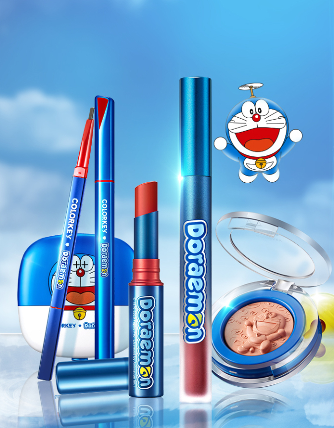 ✨COLORKEY哆啦A梦联名彩妆系列 中国彩妆品牌COLORKEY此前推出过的独角兽联名系列超梦幻!这波再宣布和哆啦A梦重磅联名推出一系列「玩妆宝藏装备」~眼线笔、眉笔,以及空气唇釉和哑光口红,外壳设计都采用了「蓝胖子」哆啦A梦身上的蓝色主题色~