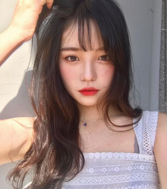 改善痘痘问题方法(四):一定要改掉用手碰脸的坏习惯! 手上有许多肉眼看不见的细菌,所以Nopi提醒大家脸上有痘痘闭口时千万要忍住、不要用手去挤!平时也切记改掉没洗手就用手摸脸的坏习惯~