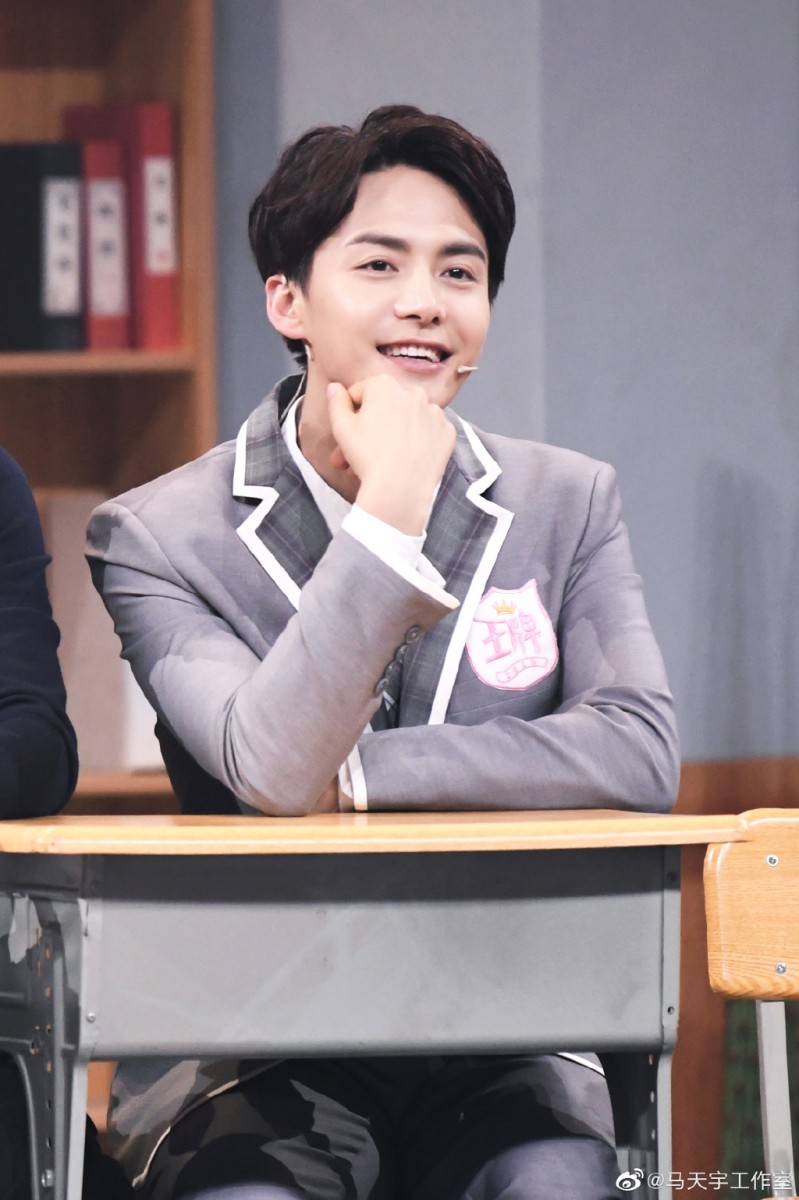 TOP 10 :马天宇(人气榜成绩:47,729) 相比起去年两部剧《流淌的美好时光》与《我的莫格利男孩》接连开播,马天宇今年与观众见面的作品甚少,仅有一部于今年9月播出的《最美逆行者》~ 他与戚薇领衔主演的《你好,安怡》去年3月已释出预告,但目前开播日期依然有待确定。期待陆续会看到更多马天宇的好作品!