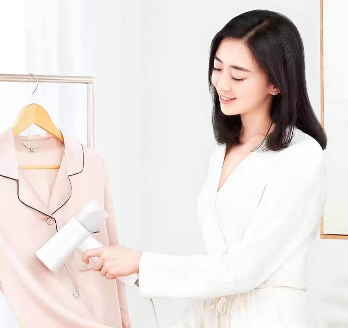 【便携熨斗】 传统熨斗合熨烫板很占空间，尤其对于租房的Girls不太友好～不如考虑入手一款便携手拿式的新型熨斗，类似的款式在小红书上讨论度很高呢～ XiaoMi米家手持式蒸汽熨斗 | 原价 RM120 ? 双十一优惠价 RM72 >> （点击我查看购买详情） DAEWOO干湿双熨手持式熨斗 | 原价 RM640.10 ? 双十一优惠价 RM351.60 >> （点击我查看购买详情）