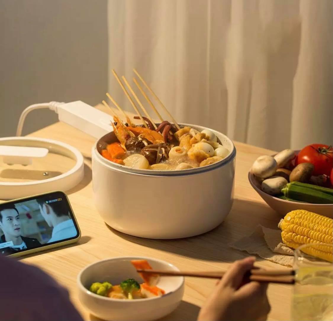 【多功能锅具、早餐机】 这类型集聚多功能的锅具特别适合宅家自煮、住宿舍不能有太多锅具占空间的女生们入手～而且设计颜值特别高，边煮食都会感觉很疗愈、很有动力呢（笑） 小霸王四合一多功能早餐机 | 原价 RM220 ? 双十一优惠价 RM117.81 >> （点击我查看购买详情） 简约设计多功能锅具 | 原价RM199 ? 双十一优惠价 RM69.89 >> （点击我查看购买详情） LINE卡通联名系列九阳多功能锅具 | 原价162.40 ? 双十一优惠价 RM110.60 >> （点击我查看购买详情）