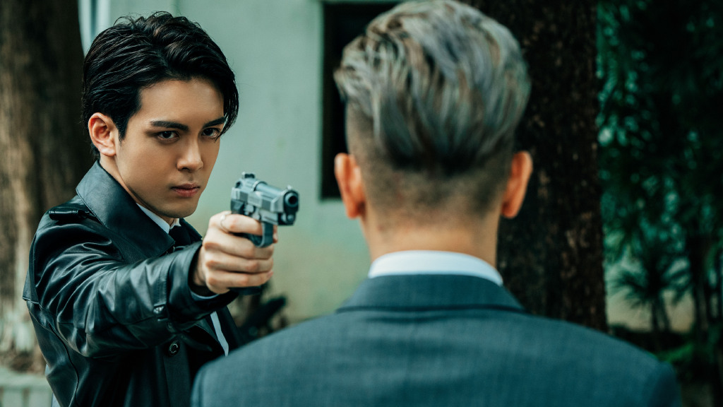 TOP 11 ：曾舜晞 （艺人新媒体指数：7.79） 新晋男神曾舜晞2018年凭借《倚天屠龙记》中饰演的新版张无忌收获好评，稍早前在《使徒行者3》特别出演的Madman殷天侠一角圈粉无数！今年他共有2部开机作品，其中包括与梁洁合作的古装剧《雁归西窗月》以及刚官宣搭档鞠婧祎主演的古装剧《慕南枝》～