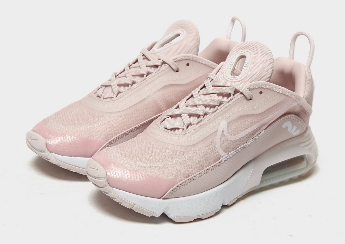 Nike Air Max 2090 超仙气雾粉色 | 原价 RM579 ? 双十一优惠价 RM463.20 >> (点击我查看更多购买详情) 这么甜而不腻的柔雾粉色绝对一秒收服女生们的心啊!❤️