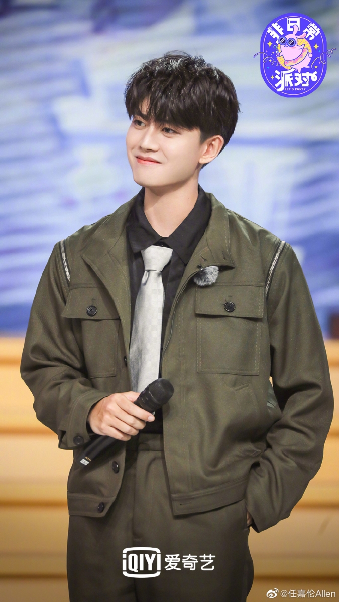 任嘉伦 2021新剧:《乌鸦小姐与蜥蜴先生》、《一生一世》、《蓝焰突击》、《不说再见》 来年任嘉伦4部剧集有望播出,看来又是被「任千面」霸屏帅翻的一年啊~稍早前任嘉伦和白鹿《一生一世》已经从剧组顺利杀青,电视剧官博也发布了俩人在初雪中的浪漫海报以及主演单人剧照。而就在不久前任嘉伦和张钧甯主演的缉毒剧《不说再见》未播便已收获中美电视节颁发的奖项,相信除此之外他主演的《乌鸦小姐与蜥蜴先生》和《蓝焰突击》也会很快和观众见面!