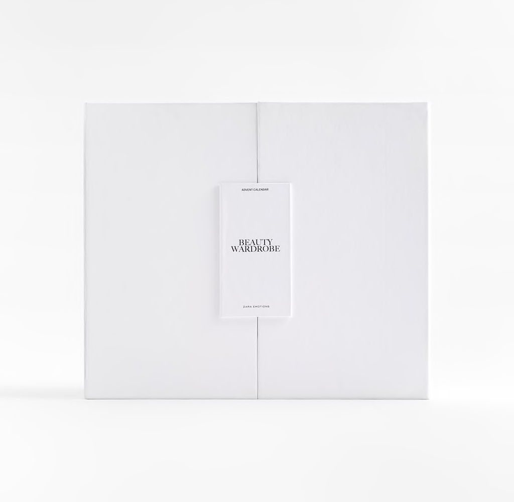 # 3 ZARA x JoMalone 圣诞倒数日历 ZARA Emotion Collection by Jo Loves系列推出的Beauty Wardrobe Advent Calendar一上架不久即售罄，可见该系列的极高人气！双开门设计外盒妆装有24款迷你装香水、香氛蜡烛和身体护理系列，以及藏有一款40ml正装全新「ZARA JO’S RHUBARB EAU DE PARFUM」香水；整体设计、包装都超有质感！敲碗希望马来西亚ZARA也能上架这款礼盒啊～