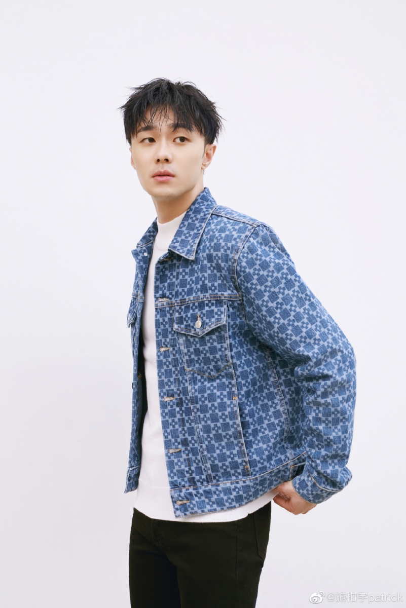 ✨施柏宇 | 2020已播代表作品:《想见你》、真人秀《演员请就位第二季》 今年初《想见你》除了让男主角许广汉爆火,剧中超暖男二「莫俊杰」施柏宇也圈粉无数!1996年出生的他以伊林模特儿身份踏入演艺圈,后来被发掘演员特质;近期他加盟参加腾讯视频真人秀《演员请就位第二季》加入了赵薇团队,演技表现备受大赞!