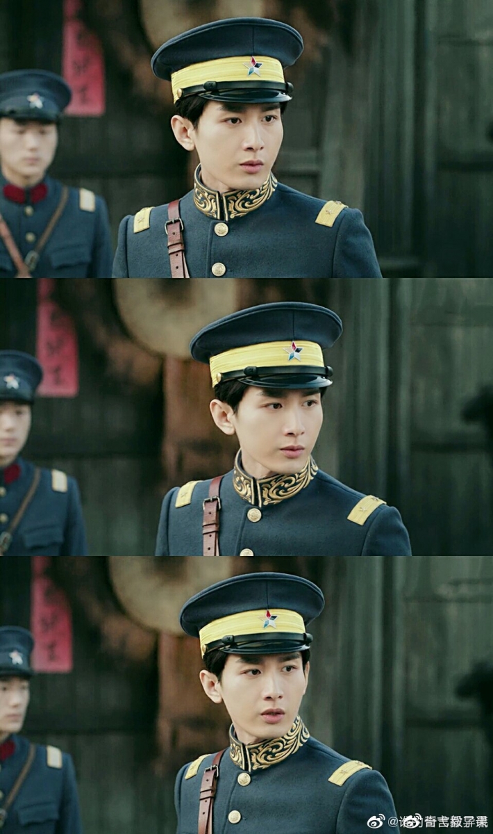 成毅：《怒海潜沙&秦岭神树》张不逊 今年因《琉璃》禹司凤一角爆火的成毅，前几年其实出演过不少男配角色～其中在《怒海潜沙&秦岭神树》中他主要饰演气质清冷的张起灵，30+集中分饰了军官「张不逊」一角。 虽然孙不逊只出现短短几集，但为了让身心长生不老之术的恩人张高原看清「邪术真相」，不惜舍身取义牺牲自己换对方一世清醒，壮烈牺牲被许多观众誉为「最意难平」配角之一！