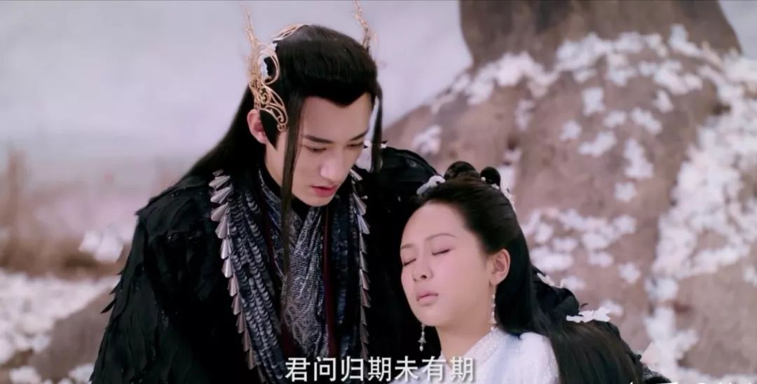 刘学义：《天乩之白蛇传说》妖帝斩荒 虽然在《天乩》中刘学义饰演的妖帝斩荒是反派，但他对白夭夭至死不渝的情意真的太圈粉啦！五百年前的缘分让他化成人形后一直寻觅那一人。 千年以来明明可以继续无情无义坏到底（笑）却独独对白夭夭心动超级痴情，爱而不得的结局让观众看着超级揪心。尽管剧中反派大BOSS但完全让人恨不起来，还莫名被圈粉了的说～