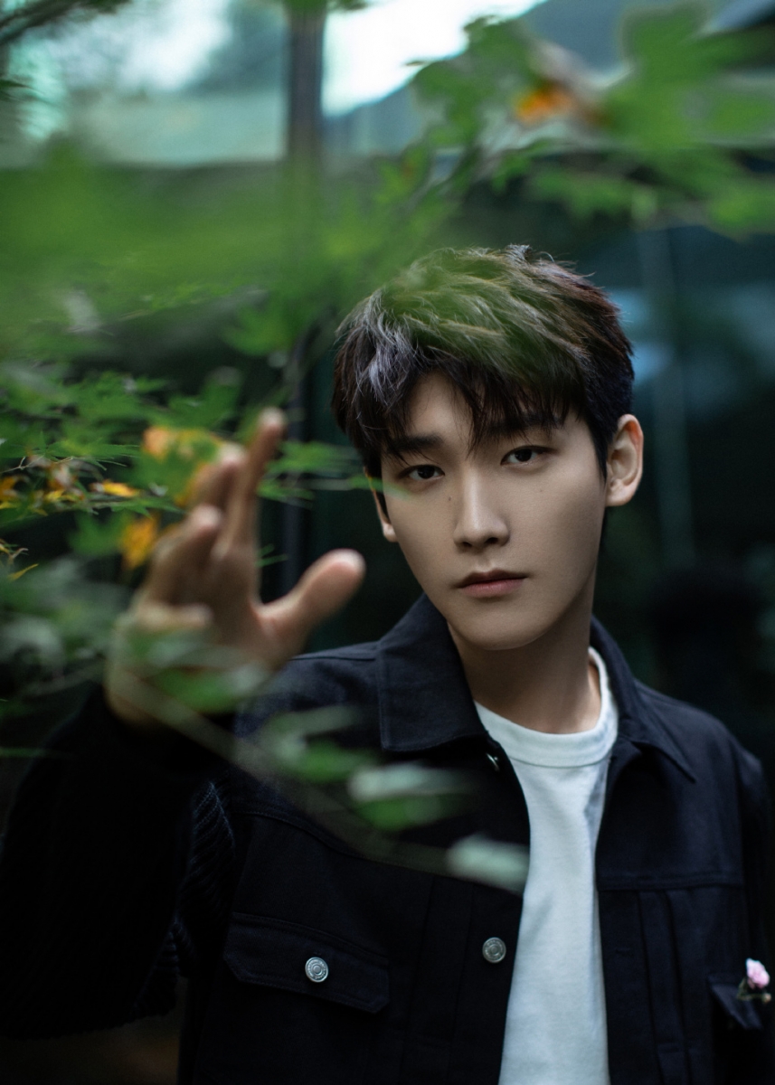 邢昭林 2021新剧:《双世宠妃III》、《程序员那么可爱》 相信有在追看甜宠剧的Girls都对邢昭林不感陌生~来年他一共有2部甜宠作品掀起期待,其中包括3度合作梁洁出演的《双世宠妃》第三部,以及和祝绪丹领衔演出的《程序员那么可爱》。刚从《程序员那么可爱》剧组杀青的他有传将无缝进组古装剧《尘缘》,有可能搭档Angelababy领衔主演,但进一步消息还有待确认~