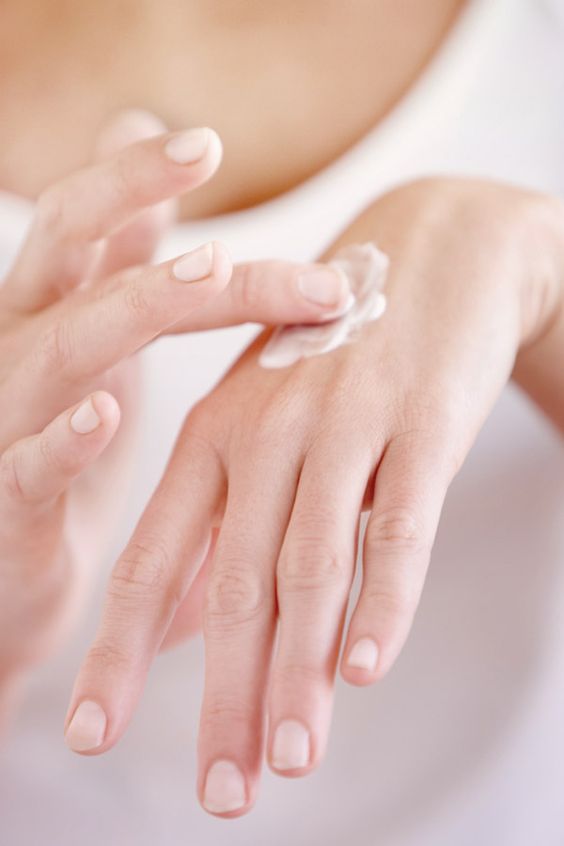 滋润肌肤再上香水