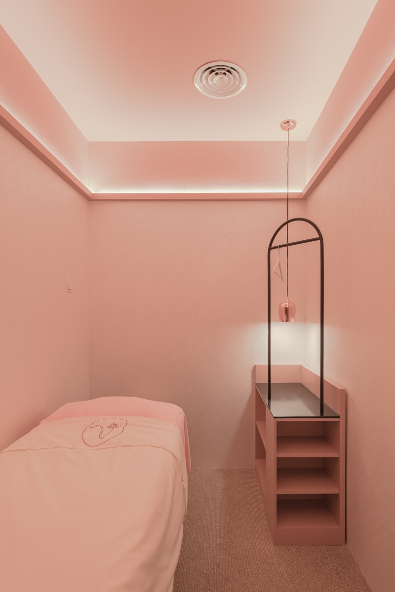 目前 VENUSDE在巴生谷Klang Valley共有2所美容生活馆,分别位于Mid Valley Megamall以及Tropicana Gardens Mall;INS风室内环境加上专业美容护理体验,让你感受疗愈系美容能量!