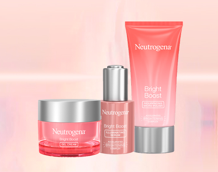 兼具焕亮和保湿功效的这款面霜在使用1星期后即可有感改善肤色暗沉与暗斑、肌肤纹理和细纹问题，使肤质更加光滑、重焕光彩。均匀按摩全脸后也不要忘忽略了「容易显龄」的颈部肌肤唷～ 以上Neutrogena® Bright Boost系列三重保养，如今在以下网络销售通路就能轻松购得！马上用起来开启「美白焕亮大作战」，让平时陪你日熬夜熬的过劳皮肤赶在踏入崭新2021年前原地逆袭，从暗哑无光肌肤变身会发光灯泡肌！♡_♡