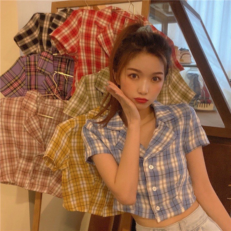 ✨yiyang >>> 【店铺链接传送门】 店内辣妹风格服饰偏多~时下很夯的小雏菊露肩上衣、方领衬衣、百搭短裤在这里有蛮多选择,价格落在RM20+很推荐给剁手Budget不多的小资女孩。