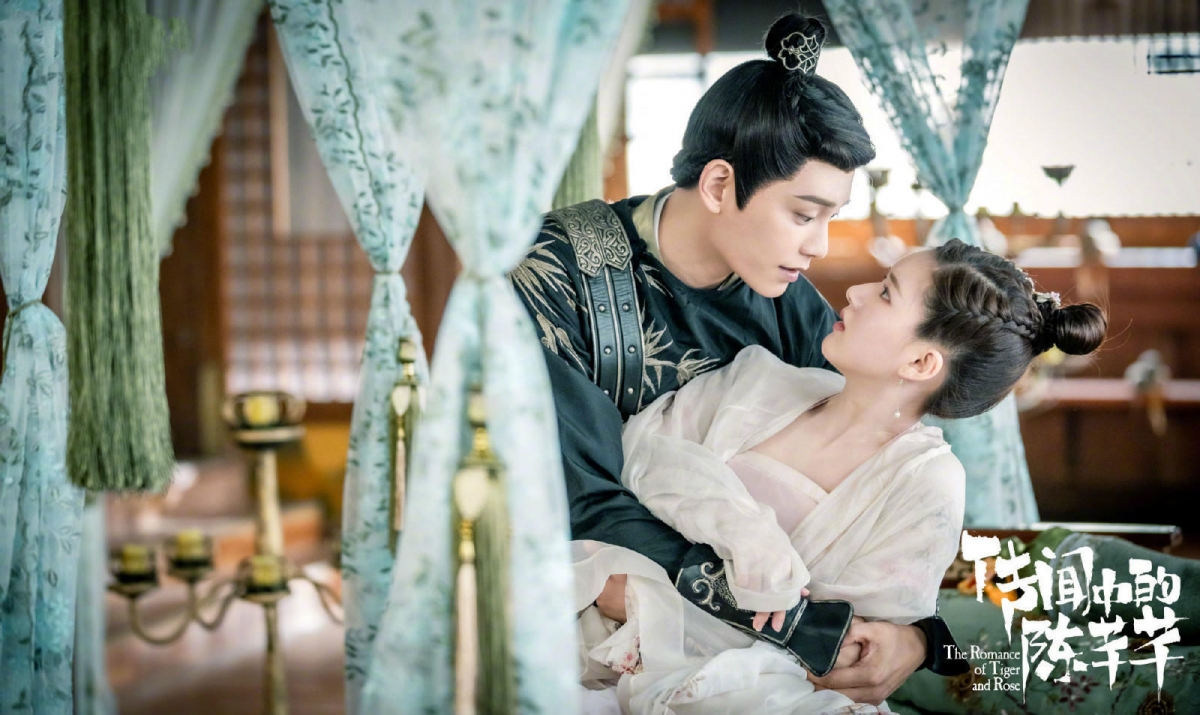 印度尼西亚、越南、菲律宾和印度观众最爱看的电视剧作品分别是: 迪丽热巴、黄景瑜主演的《幸福触手可及》; 丁禹兮、赵露思主演的《传闻中的陈芊芊》; 邢昭林、梁洁主演的《你是我的命中注定》; 以及 金泽、邢菲主演的《忘记你,记得爱情》。