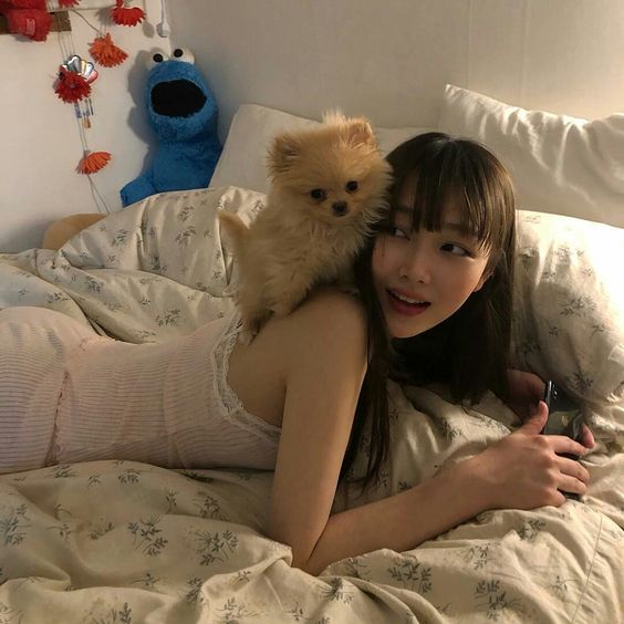 梦境是否预示未来或好坏征兆我们无从得知,但心理层面上许多人相信梦的来源有迹可循,其中不少「恶梦情景」的产生与我们现实生活中的心境和潜藏情绪息息相关。今天带大家一起来参考6种普遍常见恶梦情境,以及其中所含寓意;但阿编也在这里温馨提醒大家,「解梦」一说仅供参考,请勿盲目迷信哟 :