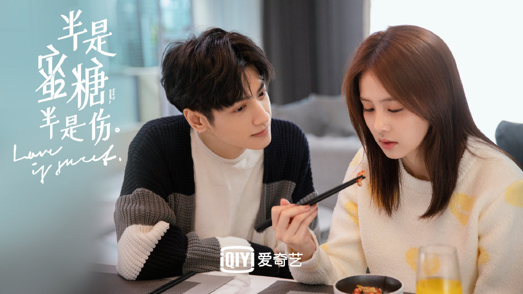 半是蜜糖半是伤 | 领衔主演:罗云熙、白鹿 又甜又宠又沙雕的《半是蜜糖半是伤》在播之际便已经陆续开始霸榜多项2020年度必追好剧排名;剧中男女主角「原味糖浆夫妇」罗云熙和白鹿为本身就很棒的剧情加分不少,CP感炸裂!其中代表作以古装剧居多的Leo罗云熙完美演绎了超宠妻狼系总裁魅力破表,期待日后看到他的更多时装剧表现啊~