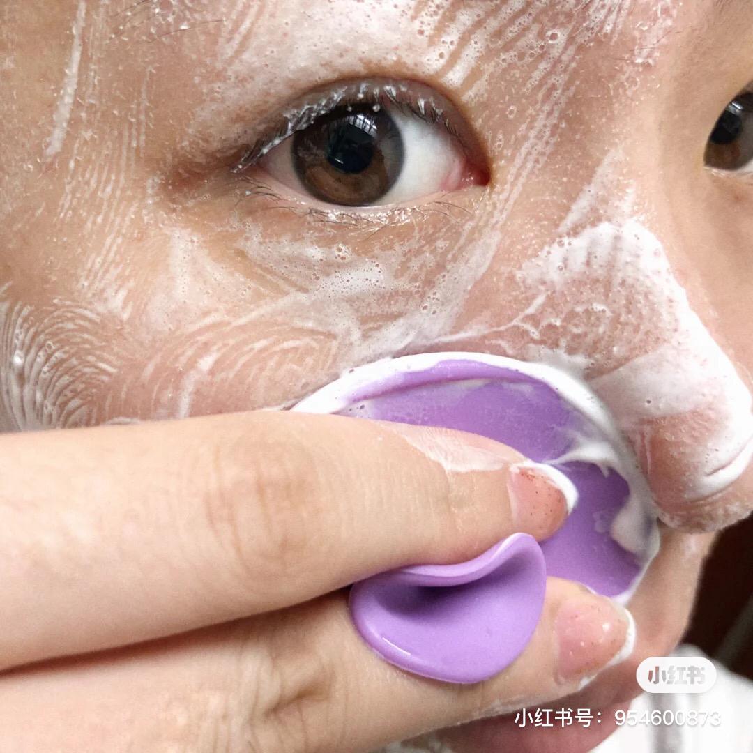 daiso 硅胶洗脸仪 3