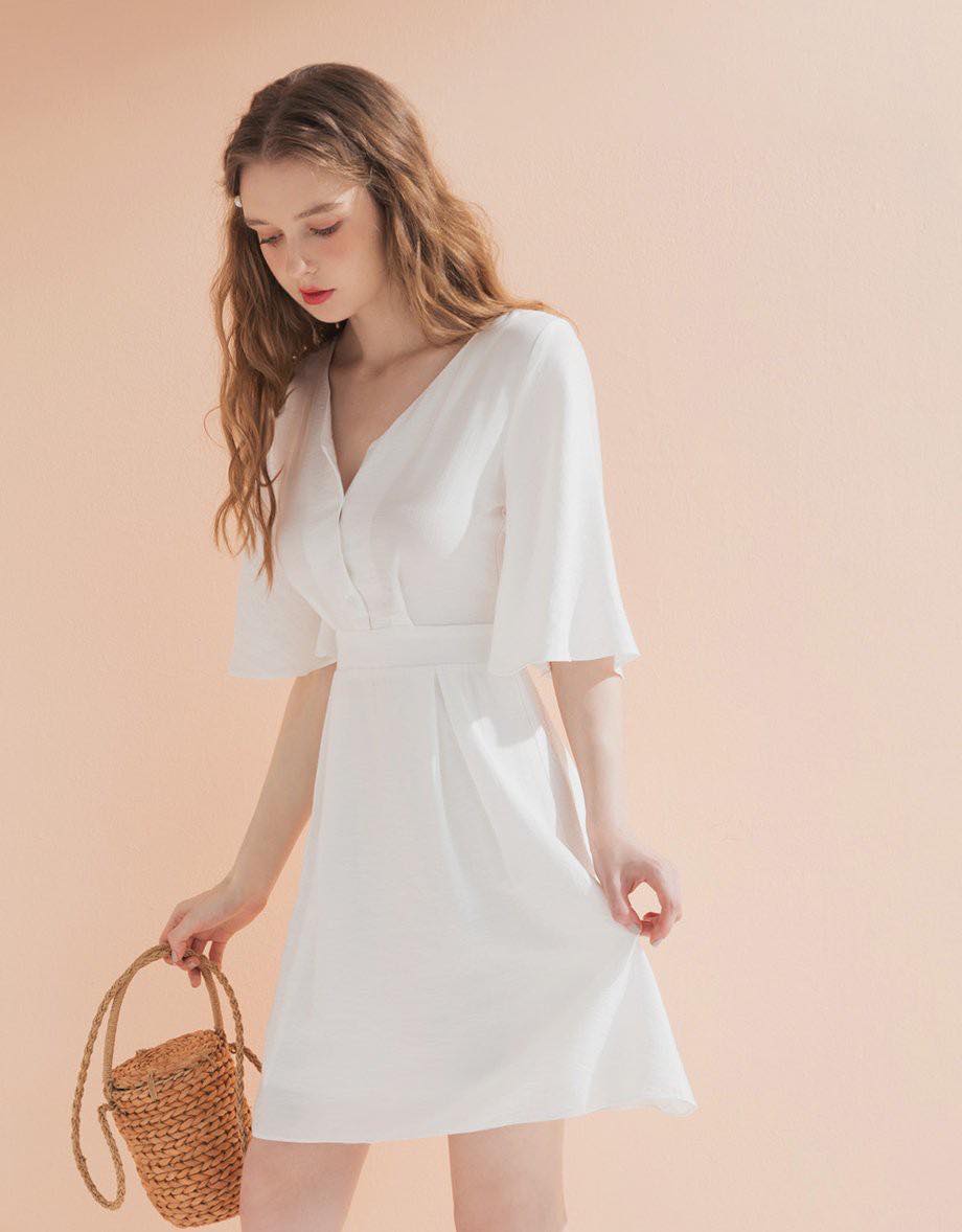 ✨ AIR SPACE Malaysia Official Store >>> 【店铺链接传送门】 来自台湾的人气网拍品牌AIR SPACE服饰风格多元化,基本各种场合的穿搭都能在她们家轻松找到,而且质感真的好到没话说,编辑私心强推!此外AIR SPACE家内衣、大码女装服饰也很受欢迎,任何身型的Girls都很容易在这边爆买一波啊(笑)