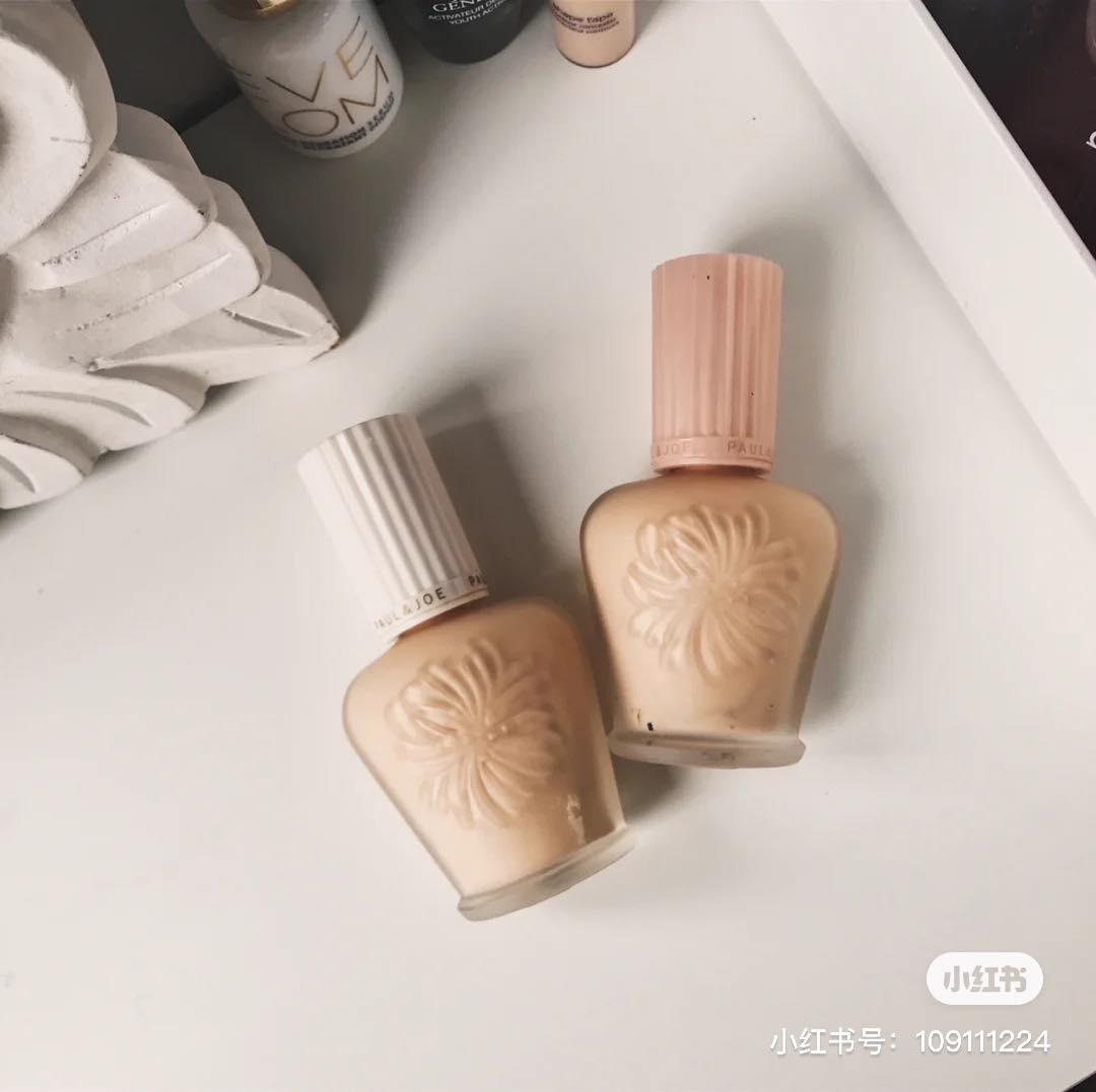 # 3 Paul & Joe Protecting Foundation Primer 30ml（RM154）>> 【购买链接】 控油清爽型的一款隔离妆前乳，同时具备修饰毛孔、SPF42/PA+++防晒、高保湿、以及均匀肤色提气色效果；是日本女生和小红书博主们大推的「陶瓷肌素颜神器」！
