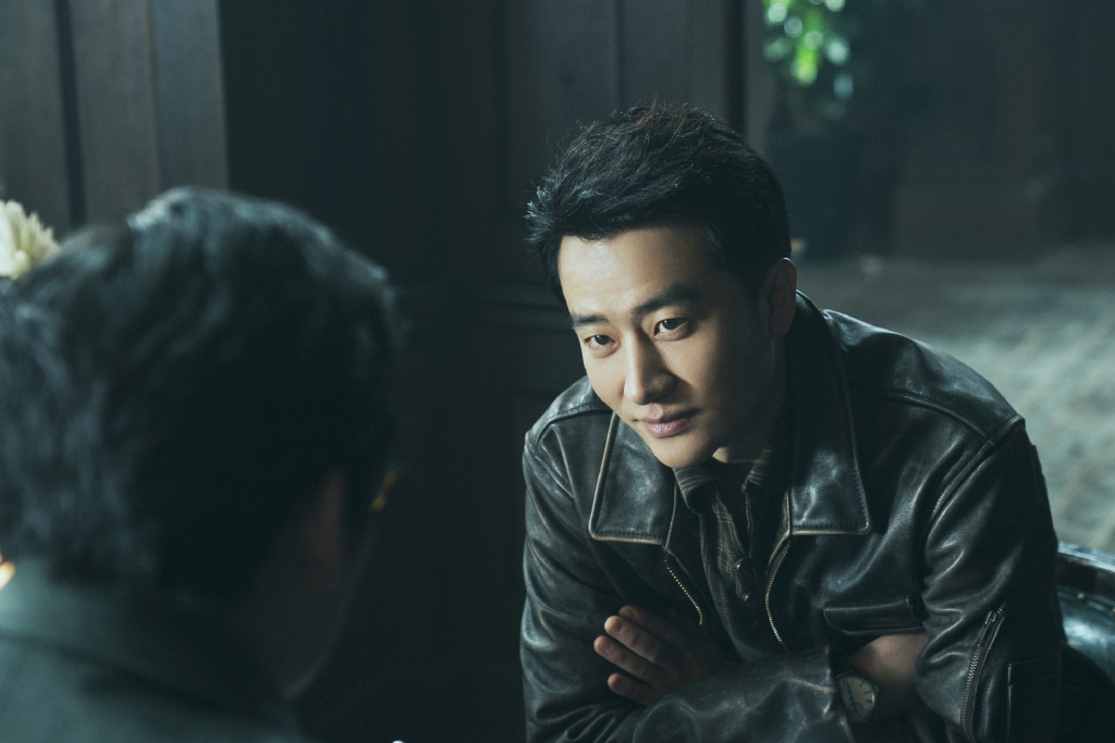 年度匠心演员 黄轩(2020代表作品:完美关系、瞄准) 刘敏涛(2020代表作品:燃烧、白色月光、在一起、小大夫)