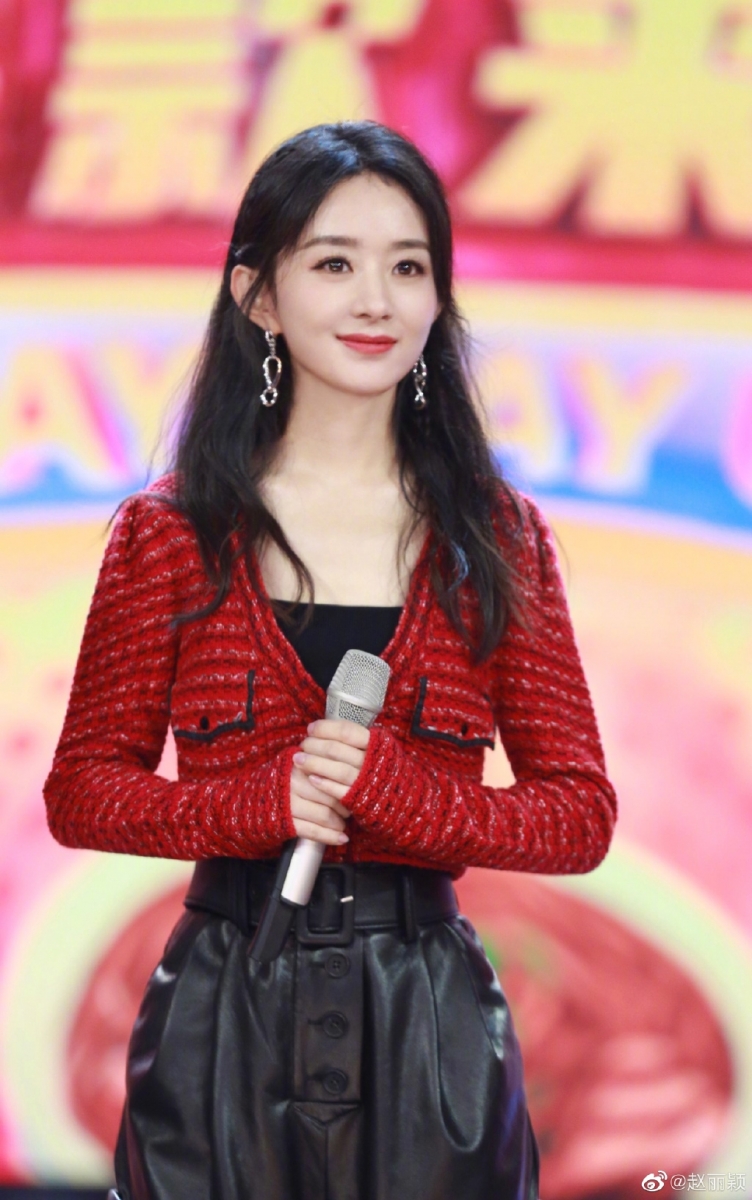 Tips 3 :眼周肌肤最显龄!20+岁起就要开始好好保养    固定1-2周会进行去角质,将脸上堆积的老废角质清干净,不仅有效让肌肤看起来更健康有光泽,疏通干净的肌肤和毛孔吸收力也会提升,上保养品才不会感觉「擦了等于没擦」。