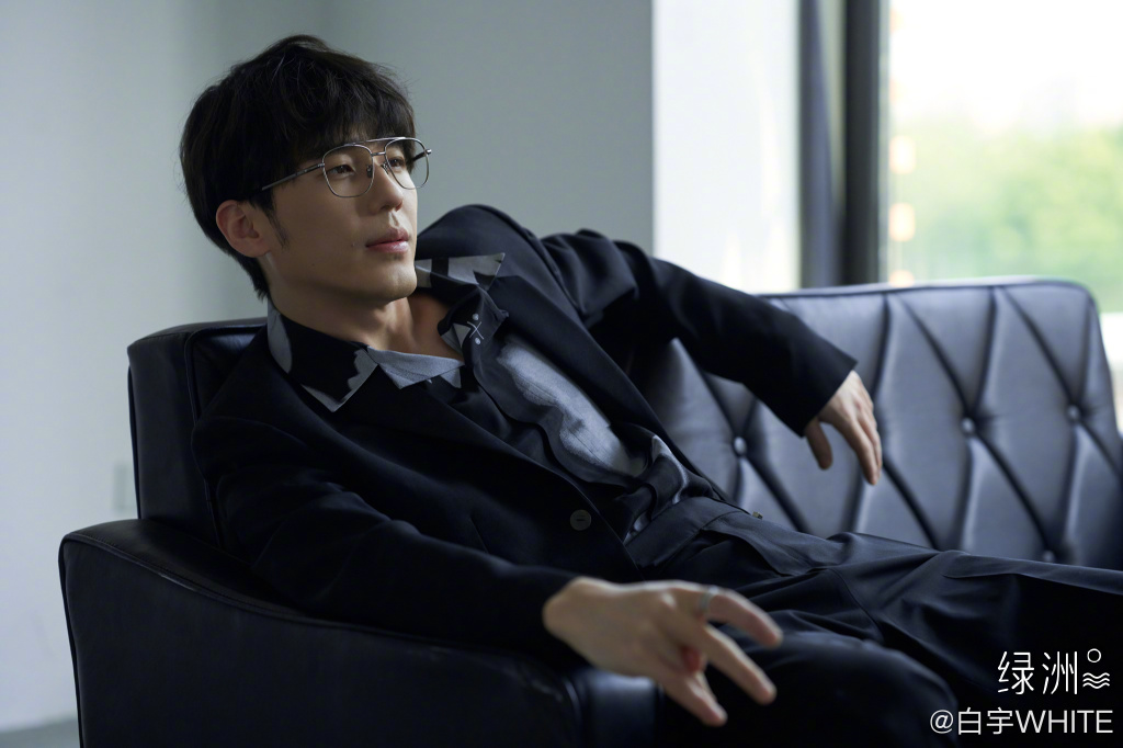 年度口碑演员 谭松韵(2020代表作品:锦衣之下、民初奇人传、以家人之名、亲爱的麻洋街) 白宇(2020代表作品:蓬莱间、沉默的真相)