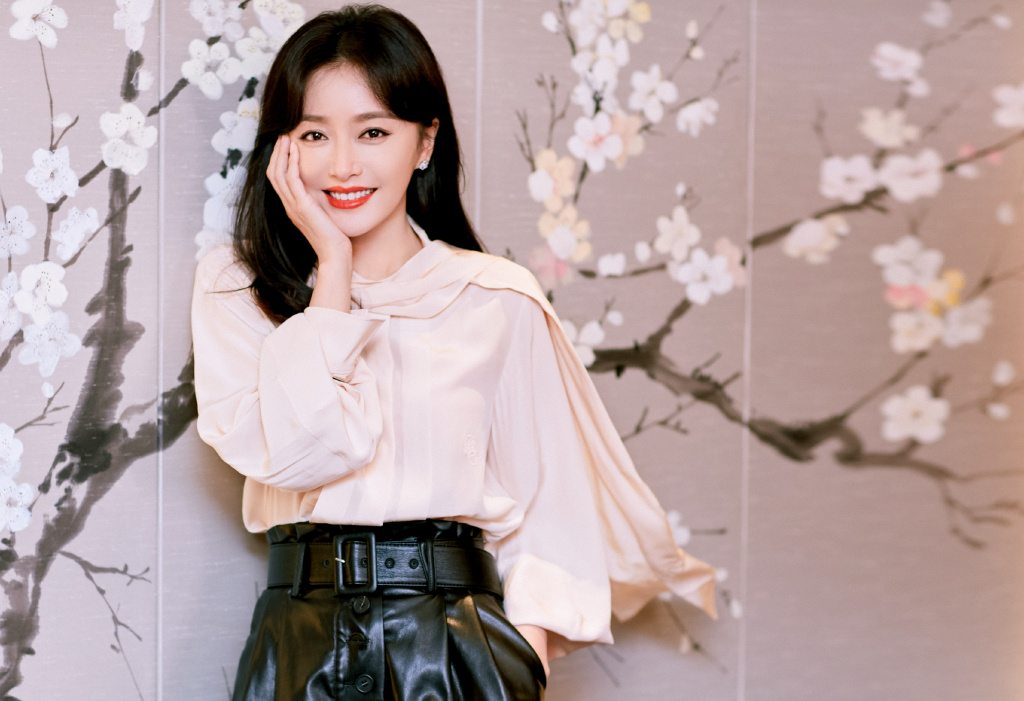 年度品质演员 秦岚(2020代表作品:怪你过分美丽、民初奇人传) 朱一龙(2020代表作品:重启之极海听雷、亲爱的自己)