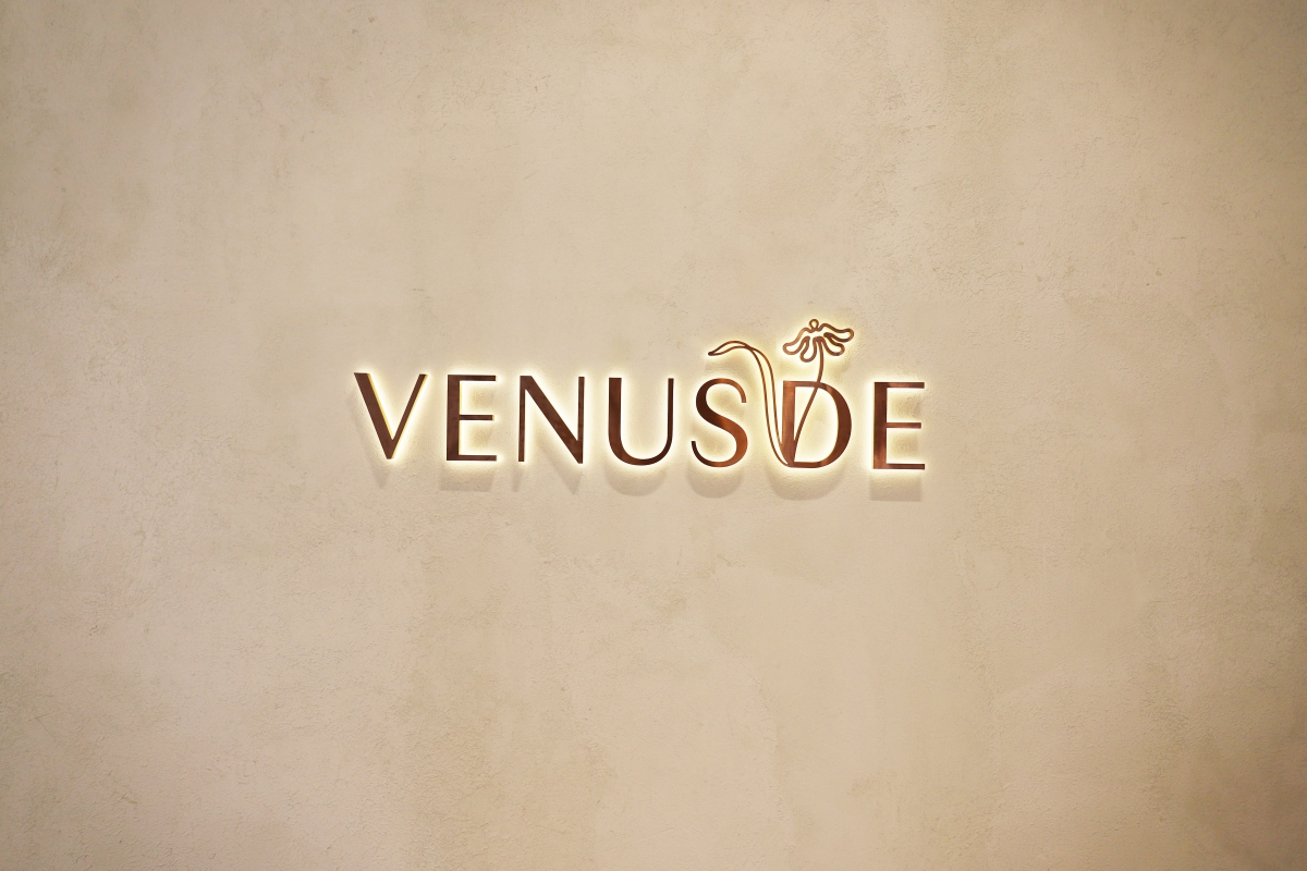 想要和可晴一样保养出水嫩嫩好肌肤吗?马上点击以下链接填写您的个人资料,就有机会赢取一份价值RM738的Ivory Radiance Facial Treatment哟!*须符合条规 【点击填写资料,即有机会赢取价值RM738皮肤护理】 欲了解更多可晴也大力推荐的Venusde以及旗下优质服务与产品详情,欢迎浏览: ? VENUSDE官网:http://www.venusde.com ? VENUSDE Facebook面子书专页 : www.facebook.com/venusde.world ? VENUSDE Instagram专页:https://www.instagram.com/venusde_world/