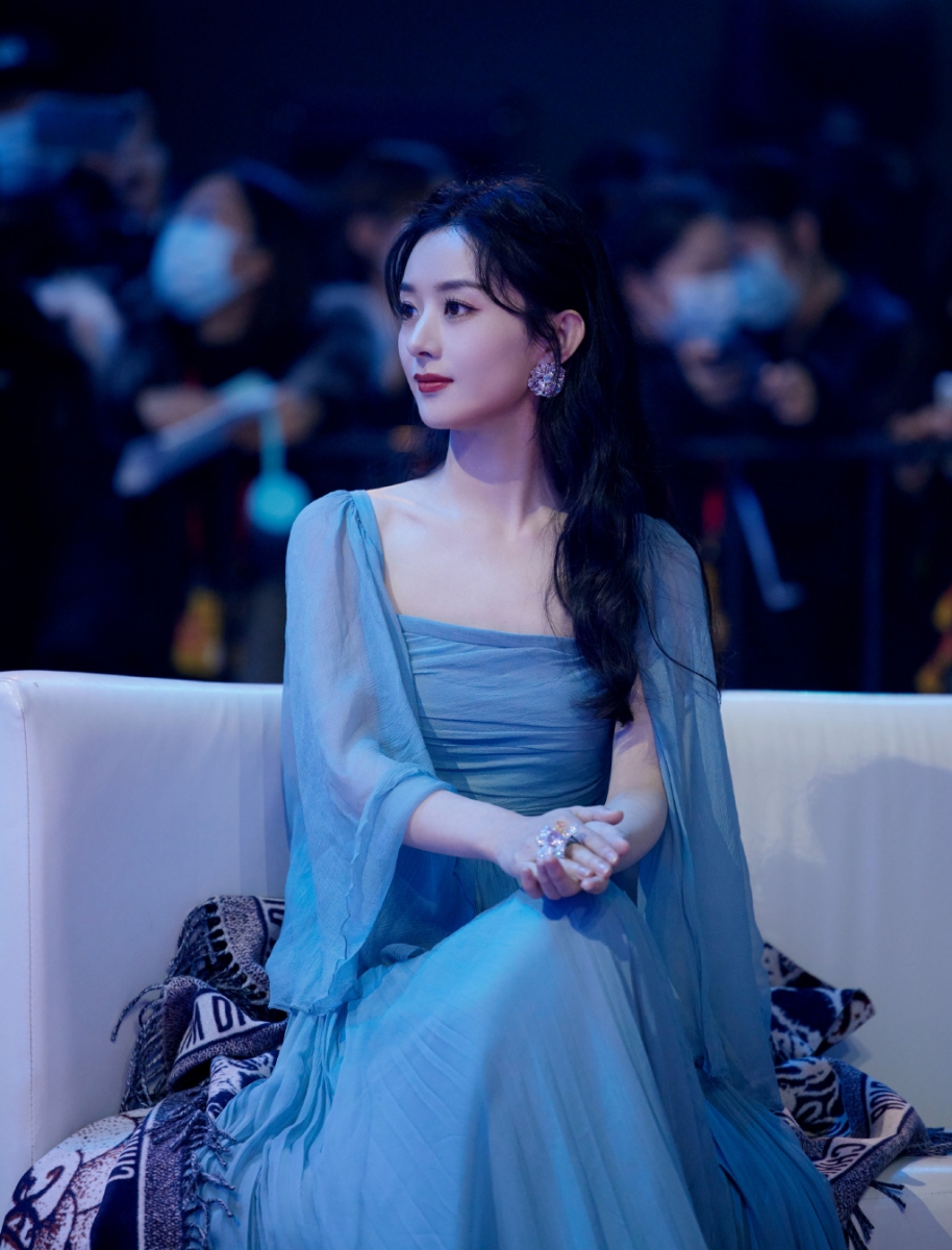 Tips 7 :多运动养成健康肌肤状态+少女身材    日常多运动可以有助加乘身体代谢排毒,渐渐的肌肤状态也会因为身体良好排毒而变得更好更健康!想要肌肤状态与身材和颖宝一样美爆+FIT爆,一定要坚持运动习惯哟!