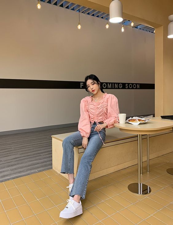 Tips 2 :根据「身型」挑选牛仔裤 了解自己的身型特征,更能挑选到可以扬长避短、更显身材的穿搭!