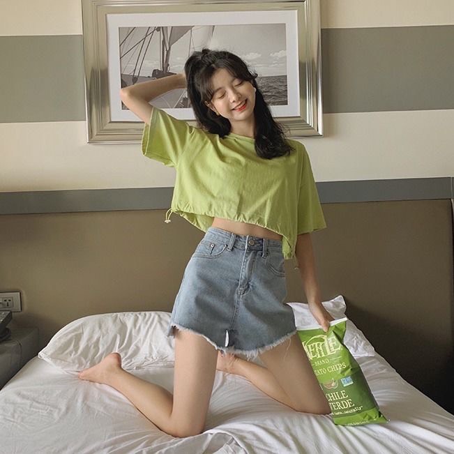 ✨ ctl999.my >>> 【店铺链接传送门】 同样INS风单品超多、价格超平价的还有这家~小裙子、BM风上衣很适合小只女孩,T恤也很减龄时髦,相信Budget不多的学生党也能在这里入手到很多宝藏好物。