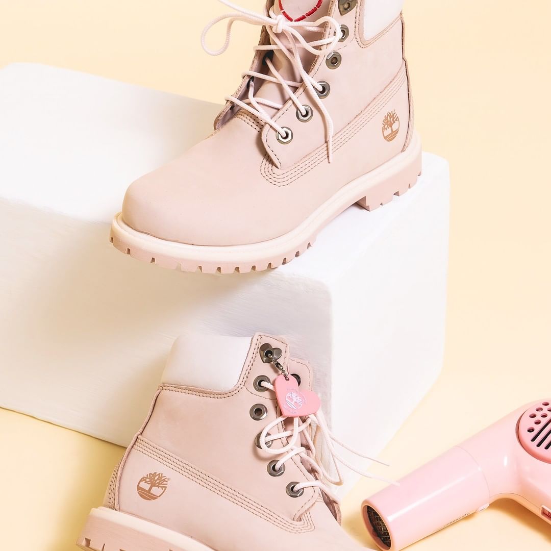 Timberland 樱花奶油鞋款