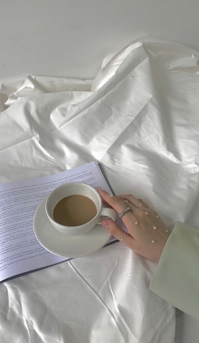 【手机壁纸Wallpaper · 韩系文青意境图系列】 你也闪闪发光，也温柔可爱；放宽心，我们都会一步步靠近更喜欢的自己。