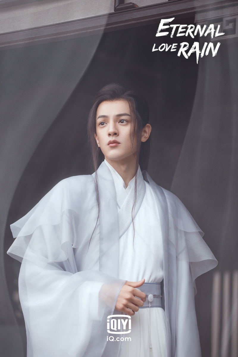 # 看点2:「最美孟婆」何花搭档新生代演员王润泽,副线CP和反派也全员高颜值! 除了剧情很精彩,主演卡司亦是本剧一大看点;女主是饰演过《灵魂摆渡·黄泉》“最美孟婆”的90后女演员何花,男主则由出演过《初恋那件小事》“林开拓”的90后新晋男神王润泽出演。俩人还被大赞古装造型适配度很高、光看剧照就能感受满满CP感呢 ❤️ 包含反派角色莫乘风、龙族大皇子宁修仁在内全员皆高颜值、演技在线,整体服化道、龙族造型扮相和特效场景表现也很惊艳! 纯纯小奶狗太子李寄和外表淑女实则侠女的唐琳琳这对「女强男弱」副线CP也很好嗑;如果说男女主角承包了全剧甜虐部分,那么剧中在逃太子绝对是笑点担当啊~