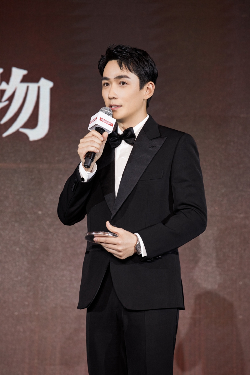 年度品质演员 秦岚(2020代表作品:怪你过分美丽、民初奇人传) 朱一龙(2020代表作品:重启之极海听雷、亲爱的自己)