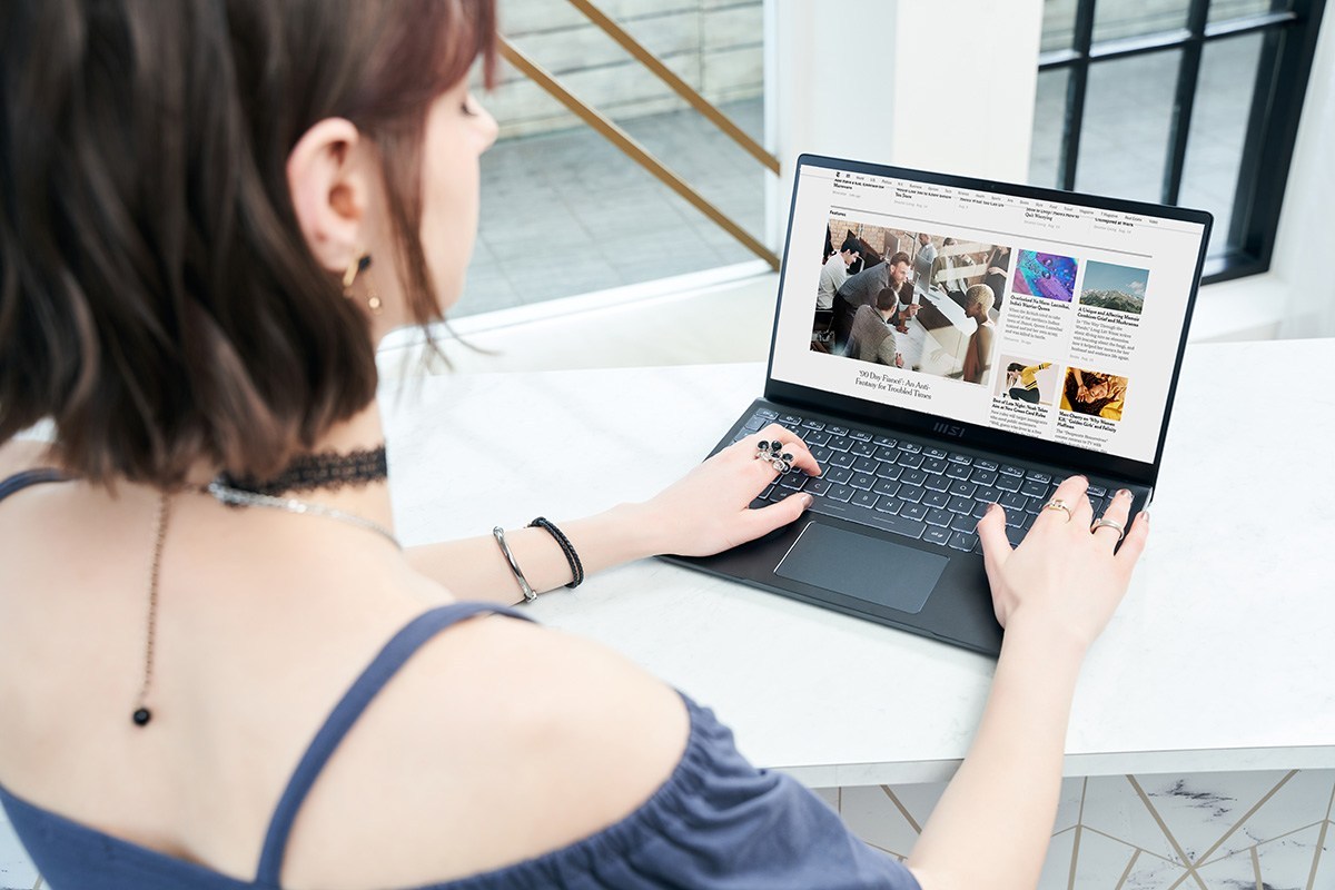 Modern 15系列最高搭载11代Intel® Core™ i7处理器、Intel Iris® Xe 或NVIDIA® GeForce® MX450 显示卡,使用感上整体性能比起上一代处理器提升高达20%!无论是设计、修图、剪片、追戏观影或电竞体验都格外流畅,不容易出现卡顿情况。 而且该系列还包含了MSI独家True Colour技术,屏幕显示色彩更精准!无论是从事创意类、设计剪辑工作者或电竞游戏玩家;还是女生们网购买衣服和彩妆品,再也不担心出现太多色差问题喽~