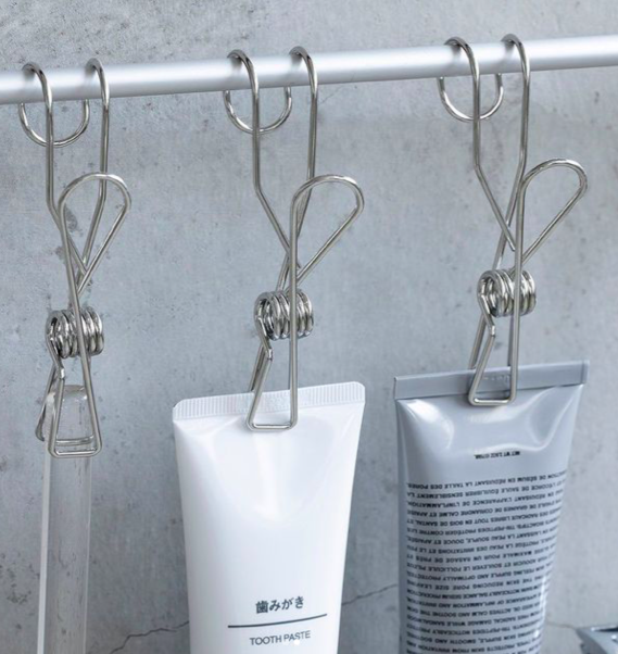 #8 MUJI Stainless Steel Hooking Wire Clip 不锈钢夹子: 不锈钢材质放到湿气重的浴室也完全不用担心生锈~厨房或洗手盆附近也很适合用来把抹布、手套等容易沾湿的物品夹起来晾着。(RM23.90)