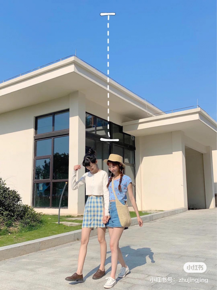 想要双双拍出现高显瘦即视感,掌握诀窍跟着这样拍准没错: