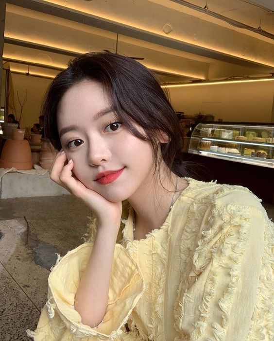 【美编同场加映】紧接着来给美妆控们科普4个妆前乳使用Tips，用对修饰抚平毛孔效果更佳！