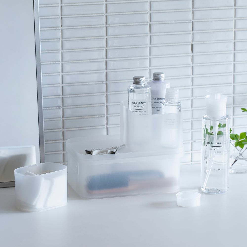 #11 MUJI PP Storage Box、Soft Polyethylene Case 收纳盒: PP、PE材质收纳盒一直位列MUJI年度销量排行榜TOP~可以根据自身家居收纳空间大小自由搭配不同SIZE的收纳盒,堆叠起来还很节省空间。(RM6.90起) >> 【点击查看购买详情】