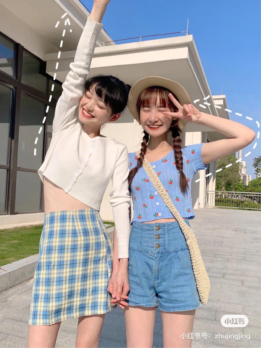 想要双双拍出现高显瘦即视感,掌握诀窍跟着这样拍准没错: