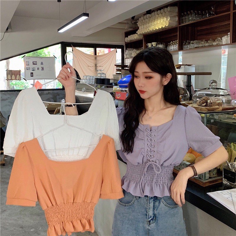 ✨yiyang >>> 【店铺链接传送门】 店内辣妹风格服饰偏多~时下很夯的小雏菊露肩上衣、方领衬衣、百搭短裤在这里有蛮多选择,价格落在RM20+很推荐给剁手Budget不多的小资女孩。