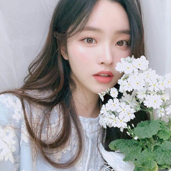 想要皮肤状态达到巅峰、素颜肌肤像自带美颜效果一样焕发透亮光彩，光是追求「白皙」并不足够～一定要从基础保养认真做起，击退暗沉和肤色不均问题，使肌肤由内到外真正透出健康亮泽感。下面马上来分享美编私心推荐3秘诀，带你感受10倍速促进肌肤代谢的惊艳美肤效果、7天有感改善暗沉和肤色不均问题： # 3大美肌秘诀 GET状态好到会发光的肌肤