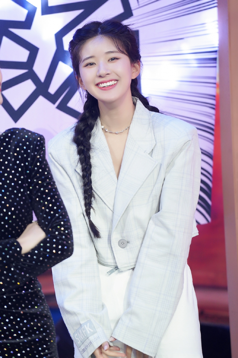 赵露思 | 《一不小心捡到爱》、《国子监来了个女弟子》 戏约不断几乎都在无缝进组的赵露思女神2021相信也会继续霸屏!她和刘特主演的都市甜宠剧《一不小心捡到爱》,在不久前的电视剧大赏中网民评选中登榜「最期待2021年剧集」前十;此外肉丝女神和「凌BOSS」徐开骋合作、不久前刚刚杀青的古装甜宠剧《国子监来了个女弟子》也是预定爆款呢~