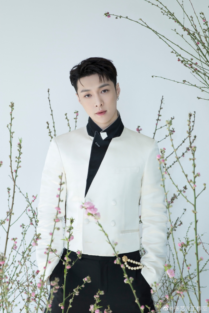 抖音星动之夜年度最佳音乐制作人:张艺兴