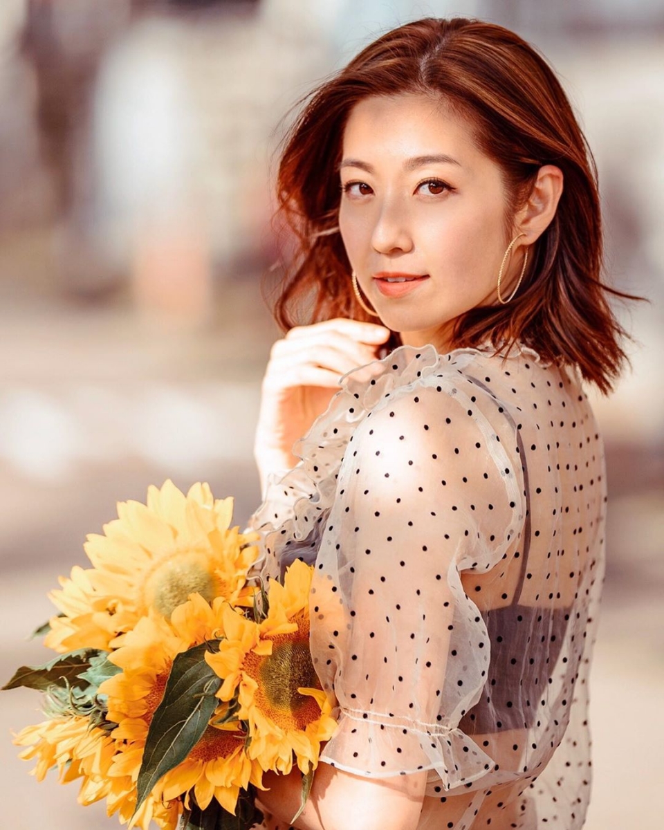 下面马上带Girls一起向冻龄女神Yoyo偷师保养秘诀~想和她一样维持水嫩嫩少女肌肤+好身材一定要学起来唷: