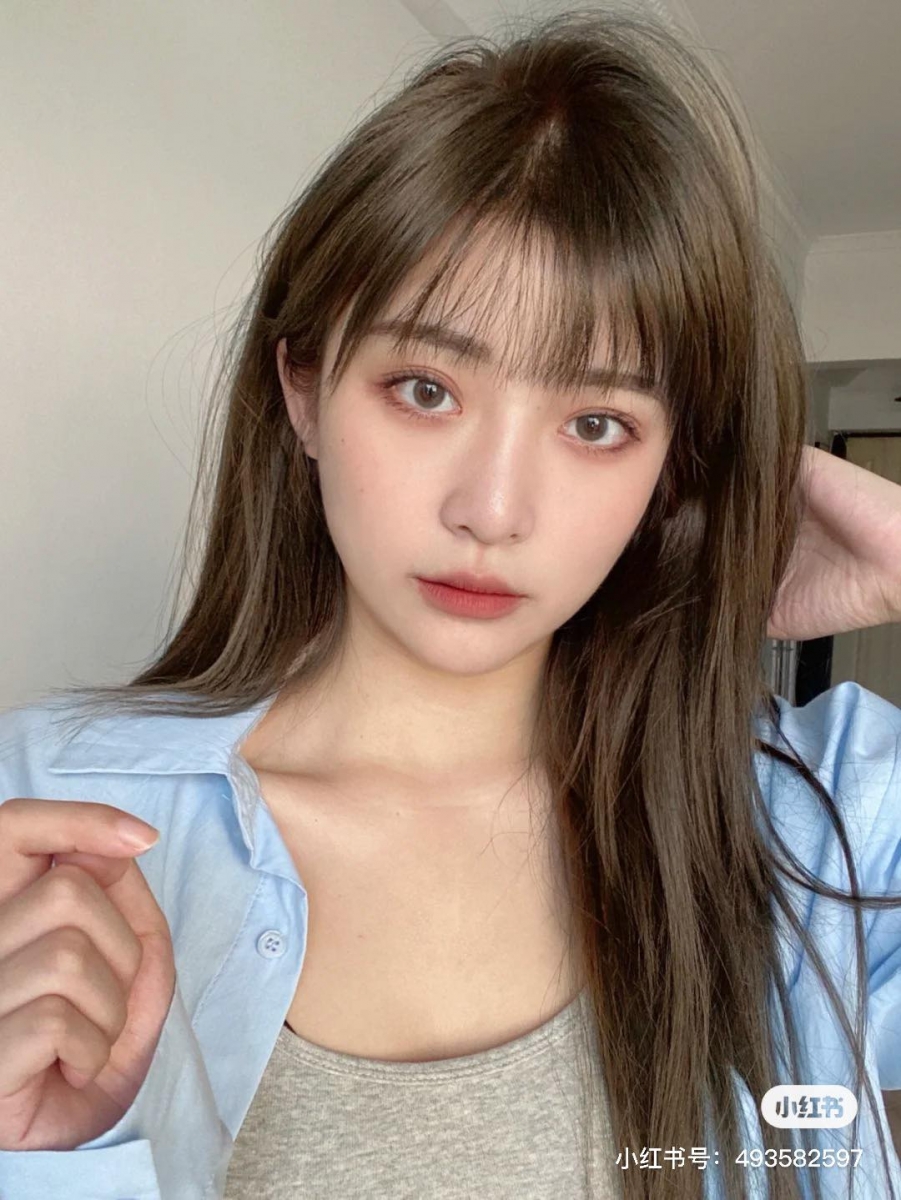 推荐色 ：# 6.13 榛果冷茶色 （RM30.69）>> 【点击查看购买详情】 室内灯光下偏暗调棕色系，室外自然光下会呈现特别温柔的冷茶色，完全不挑肤色、谁染谁显白的一款！