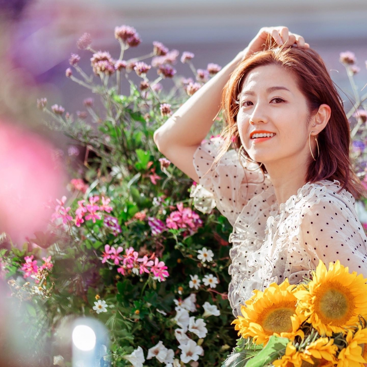 「把身体照顾好、把喜欢的事做好、把重要的人待好;你要的一切,都在路上。」 「女孩子要努力让自己变得优秀而强大,做自己的女王、活得高贵。」