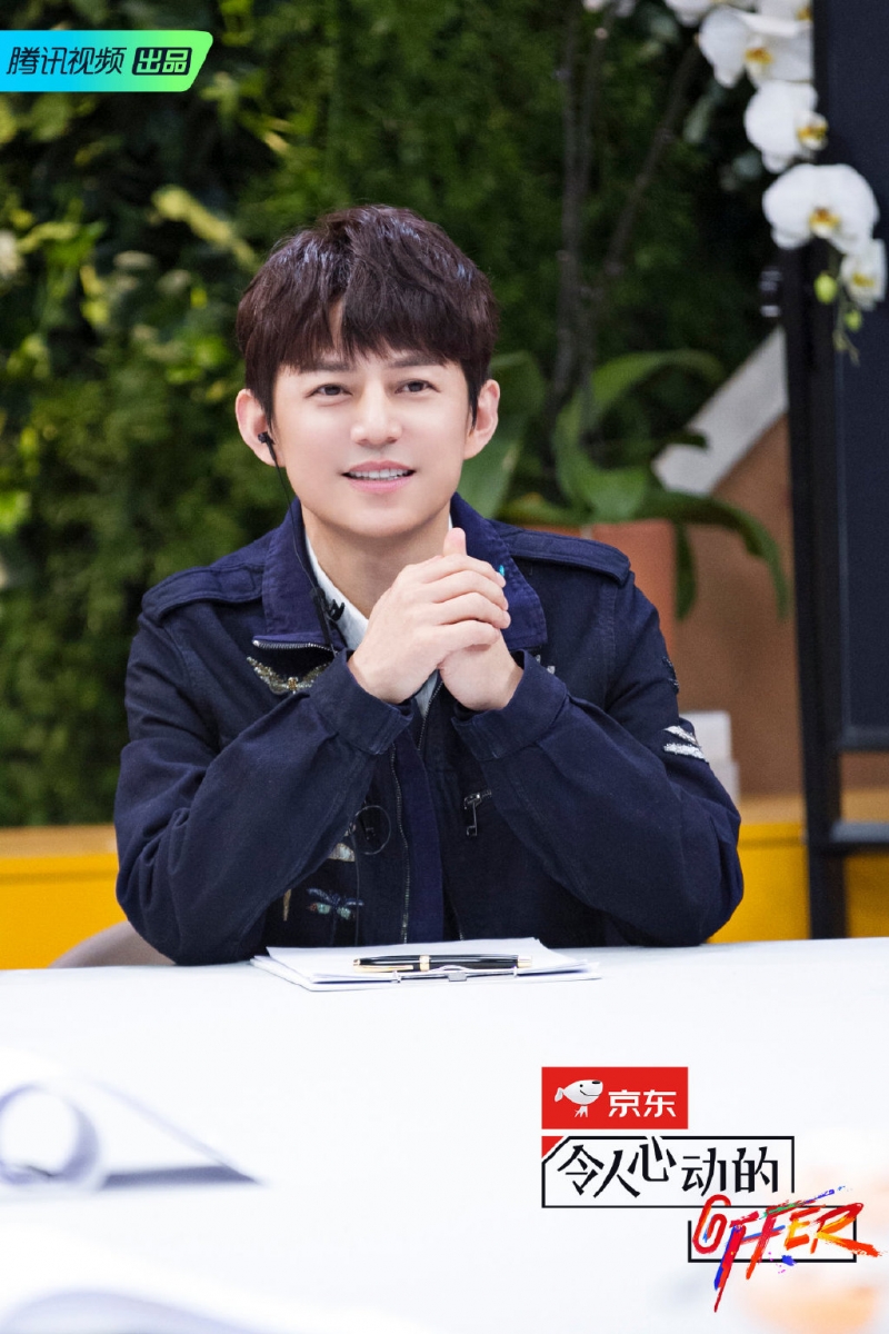 何炅：「工作之后你要学会接受遗憾，因为在学生时代是有一百分的，你可以做一个完美的学生；当工作后即使你再努力也会有遗憾。你要学会接受过程比结果重要。」 何炅：「别用5%的负面评价，否定自己100%的努力。」 何炅：「我觉得我们人，只能在我们自己能决定的事情上面去花心思；所谓的收获，是你决定不了的、是别人给的、或者是机会给的。但是努力是你自己可以决定的。努力就一定有收获吗？这件事其实没人可以给你回答，但是我们知道...不努力，就一定没有收获。而努力有的时候，是我们能够享受的唯一的过程。」 节目中撒贝宁老师也就这个话题继续解释道：「在职场中绝不可能只打一场仗就看出谁是将军。你可能在这一次表现当中非常突出，但也许在同一天下午的另外一个任务，你可能就一塌糊涂；所以我觉得要有这种抗压能力，尤其是刚入职场的年轻人」。学生时期可以凭努力、多温习去收获好成绩或高分数，但在职场中很多时候结果并不会完全如你所愿；比起在意成果和回报，你更应该学会看重过程、更坦然面对得与失。